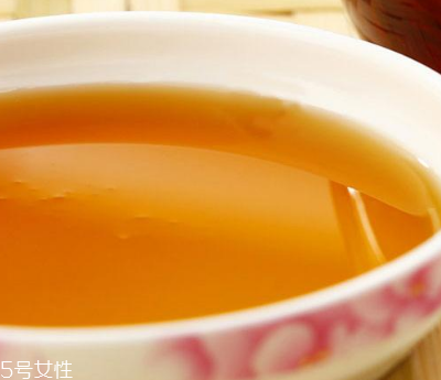 芝麻油对皮肤的作用(芝麻油对皮肤的作用和功效)