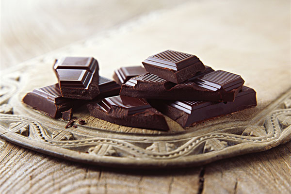 黑巧克力吃了会胖吗(100%的黑巧克力能减肥吗)