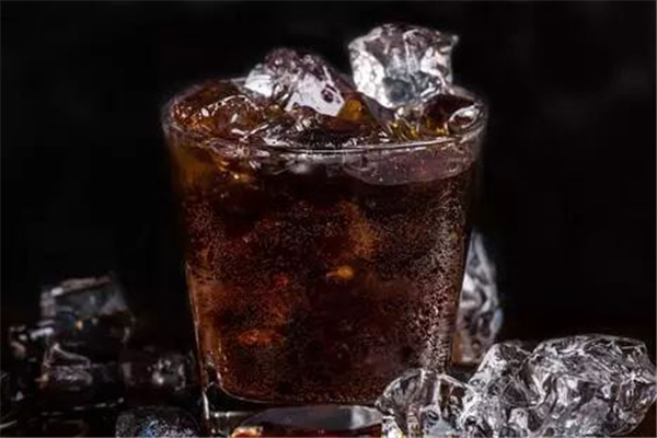 可乐有腐蚀性吗(可口可乐有腐蚀性吗)