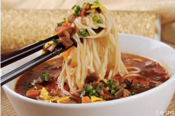 臊子面汤怎么调好吃(臊子面汤怎么做)