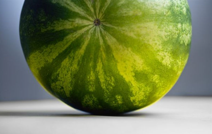 吃西瓜的好处(吃西瓜的好处和功效)