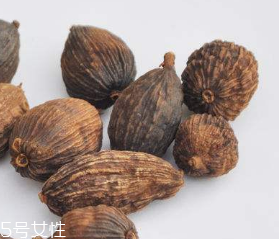 草果泡酒的好处(草果泡酒有什么作用)