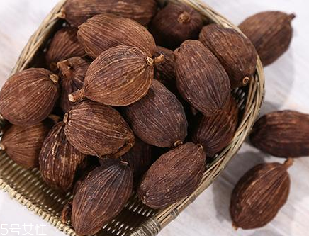 蓝莓水果能不能吃？(蓝莓不能和什么水果吃)