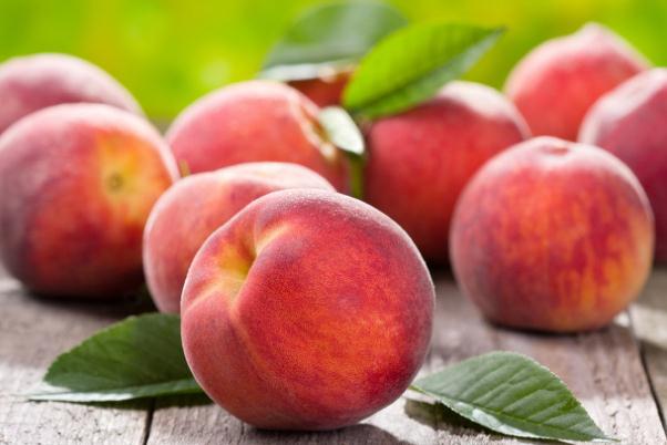 桃子可以和虾一起吃吗?(桃子可以和虾一起吃吗?)