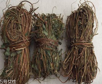 百香果皮的功效和作用(百香果皮的功效和作用及食用方法果的籽能嚼碎吃吗?)