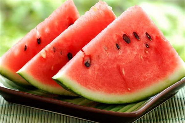 西瓜和什么相克(西瓜和什么相克会中毒)
