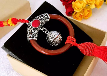 鸡血藤手镯的价格(真的鸡血藤手镯的价格)