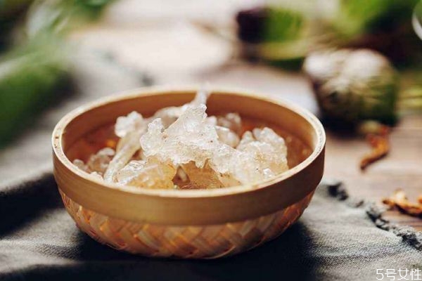 吃雪燕会上火吗(吃雪燕会上火吗)