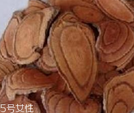 鸡血藤的价格(鸡血藤的价格多少钱一斤)