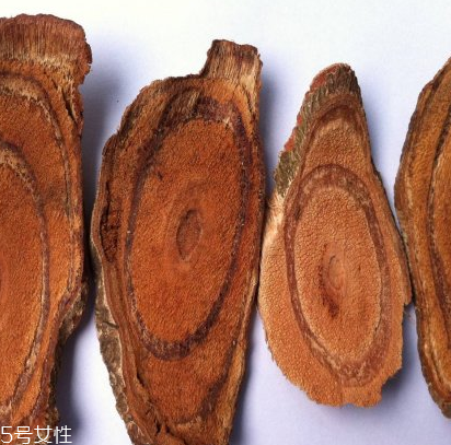 鸡血藤的食疗价值(鸡血藤的疗效)