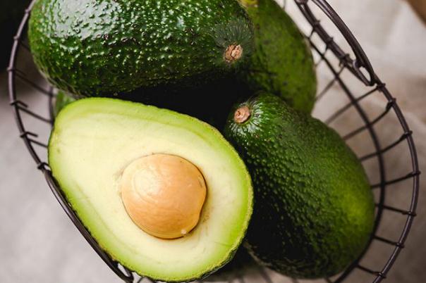 牛油果孕妇血糖高可以吃吗(牛油果孕妇血糖高可以吃吗)