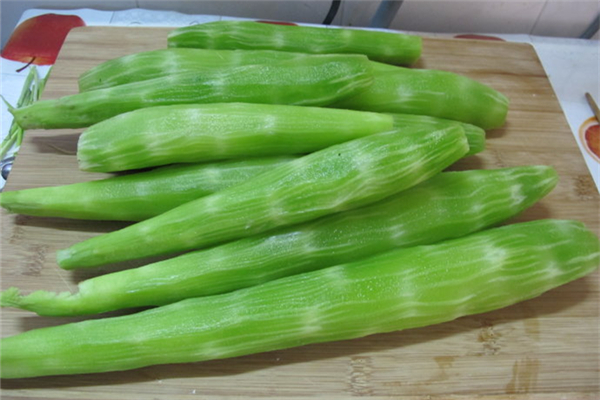 莴笋生吃有什么好处(莴笋生吃有什么好处)