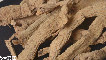 巴戟天能治风湿吗(巴戟天对痛风有好处吗)