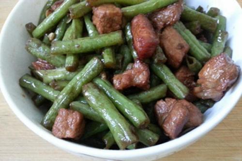 豆角炖肉的技巧(肉炖豆角的家常做法窍门)