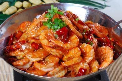 干锅虾的主要食材有哪些(干锅虾需要什么材料)