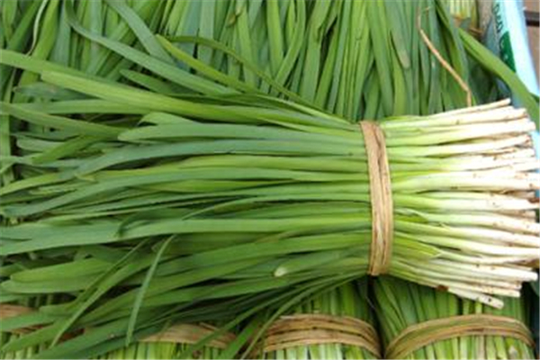 韭菜生吃有什么好处(韭菜生吃有什么好处)