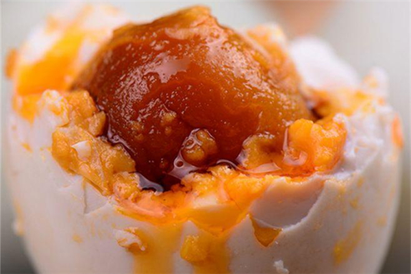 咸鸭蛋吃多少合适(咸鸭蛋吃多少合适)