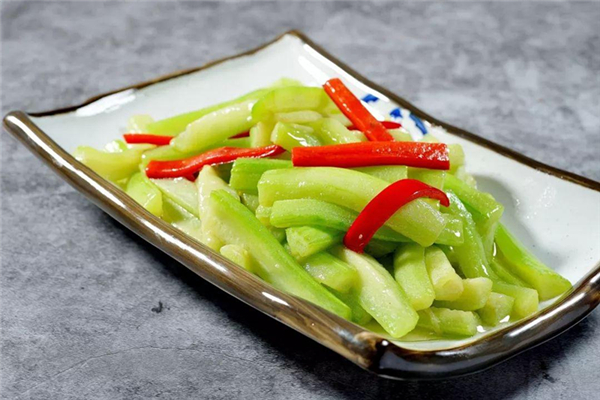 炒丝瓜怎么做最好吃(炒丝瓜怎么做最好吃)