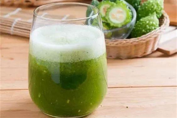 苦瓜汁有什么疗效(苦瓜汁有什么功效)