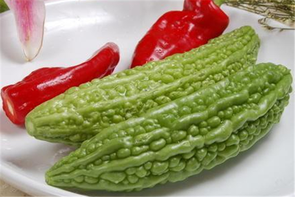 苦瓜怎么挑选不苦的(苦瓜怎么挑选不苦的)