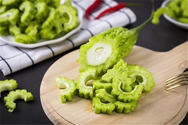 苦瓜焯水要几分钟(苦瓜焯水要几分钟)