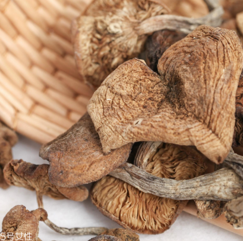 低嘌呤食物(低嘌呤食物一览表图片)