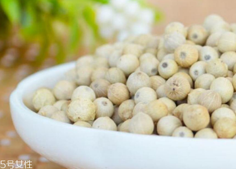 2岁小孩能吃白胡椒吗(两岁宝宝可以吃白胡椒粉吗)