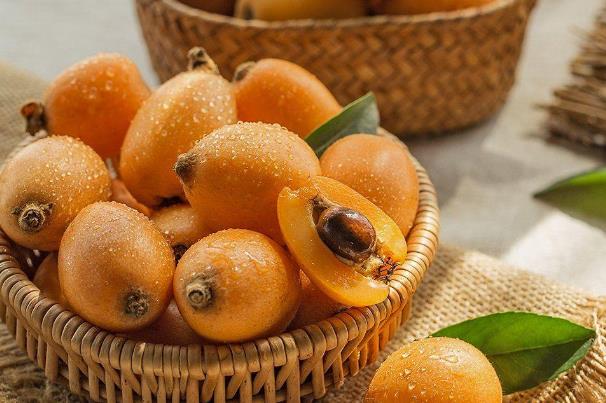 枇杷能多吃吗(枇杷能多吃吗小孩)