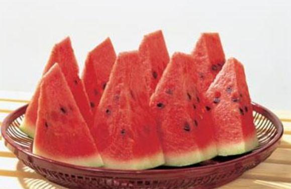 西瓜的营养成分(西瓜的营养成分和功效)