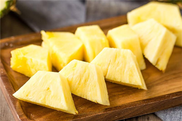 吃凤梨后肚子不舒服(吃凤梨后肚子不舒服)