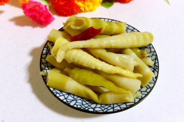 酸笋应该怎么存放(酸笋应该怎么存放?)