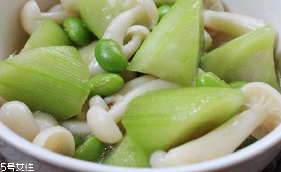 白玉菇的热量(白玉菇的热量是多少大卡)