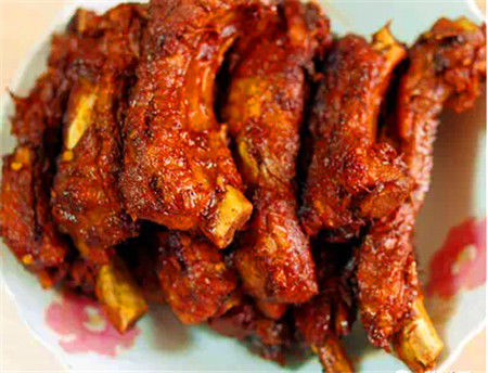 排骨的功效(排骨的功效和作用及营养)