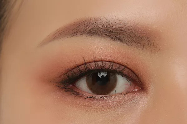 眼影简单画法(怎么涂眼影图片步骤)