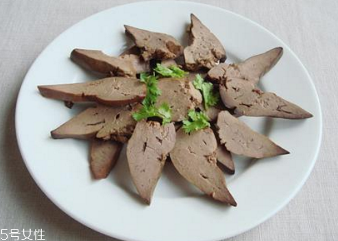 月经来了能吃鸡肝吗(来月经可以吃鸡肝吗)