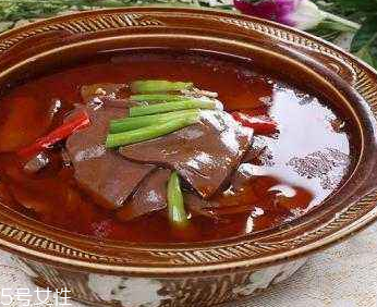 鸭血能用鸡血代替吗(血鸭可以用什么代替鸭血)