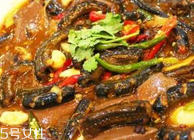 鸡血吃了会上火吗(鸡血吃了会上火吗)