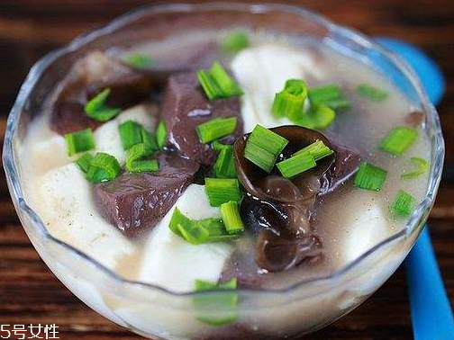 鸡血能当早餐吗(鸡血可以天天吃吗)