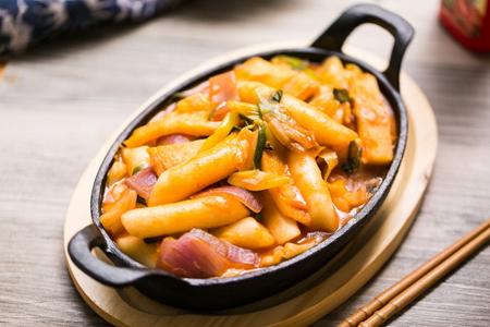 韩国炒年糕怎么做好吃(韩国炒年糕怎么做好吃又简单)