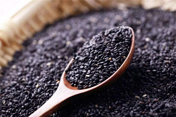 黑芝麻吃多久头发才变黑(黑芝麻吃多久头发才变黑)