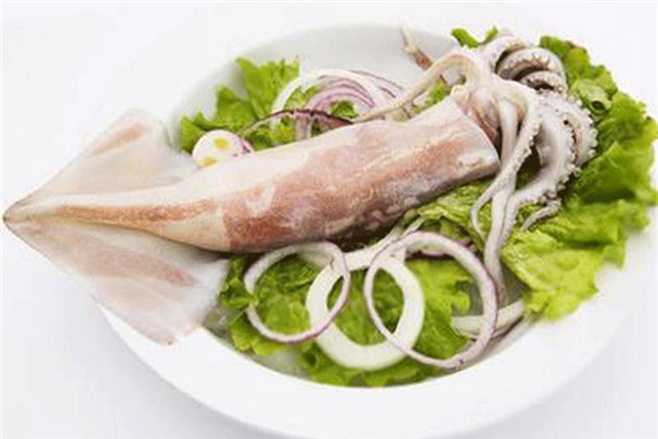 鱿鱼怎么切花刀(鱿鱼怎么切花刀法视频教程)