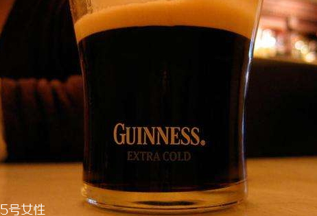 黑啤酒的营养分析(黑啤酒的特点)