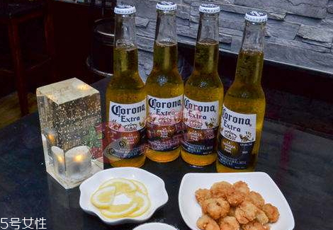 科罗娜怎么加柠檬(科罗娜怎么加柠檬喝)