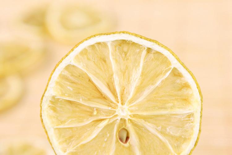 柠檬干片泡水可以加蜂蜜吗(柠檬干片泡水可以加蜂蜜吗) 柠檬干片泡水可以加蜂蜜吗(柠檬干片泡水可以加蜂蜜吗)