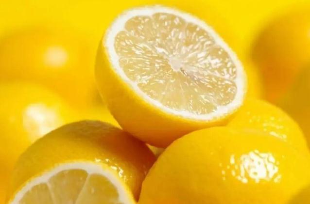 吃柠檬能预防感冒吗(吃柠檬能预防感冒吗)