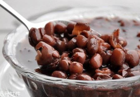 红豆汤的做法(红豆汤的做法和功效)