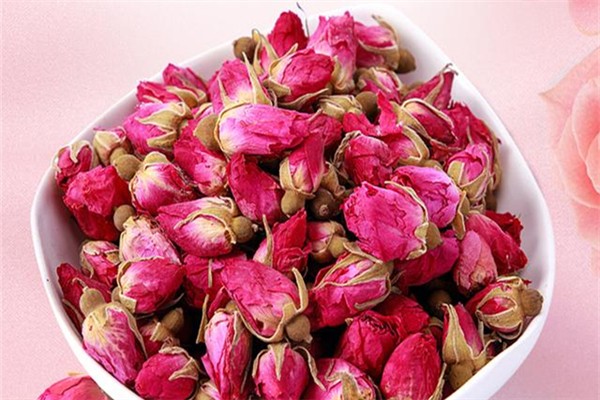 干玫瑰花怎么区分真假(干玫瑰花怎么区分真假)