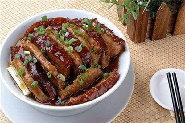 南乳扣肉是哪里的菜(南乳扣肉做法)