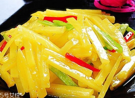 吃酸木瓜的好处(吃酸木瓜的好处和功效)