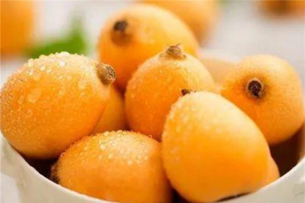 枇杷变黑了还能吃吗(枇杷变黑了还能吃吗)